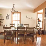 Luxury Getaway In Woods, Jacuzzi, Hot Tub, Pool