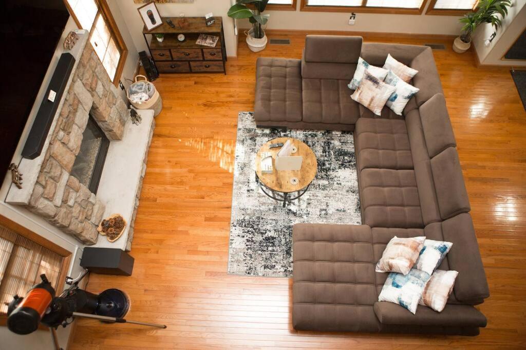 Luxury Getaway In Woods, Jacuzzi, Hot Tub, Pool *