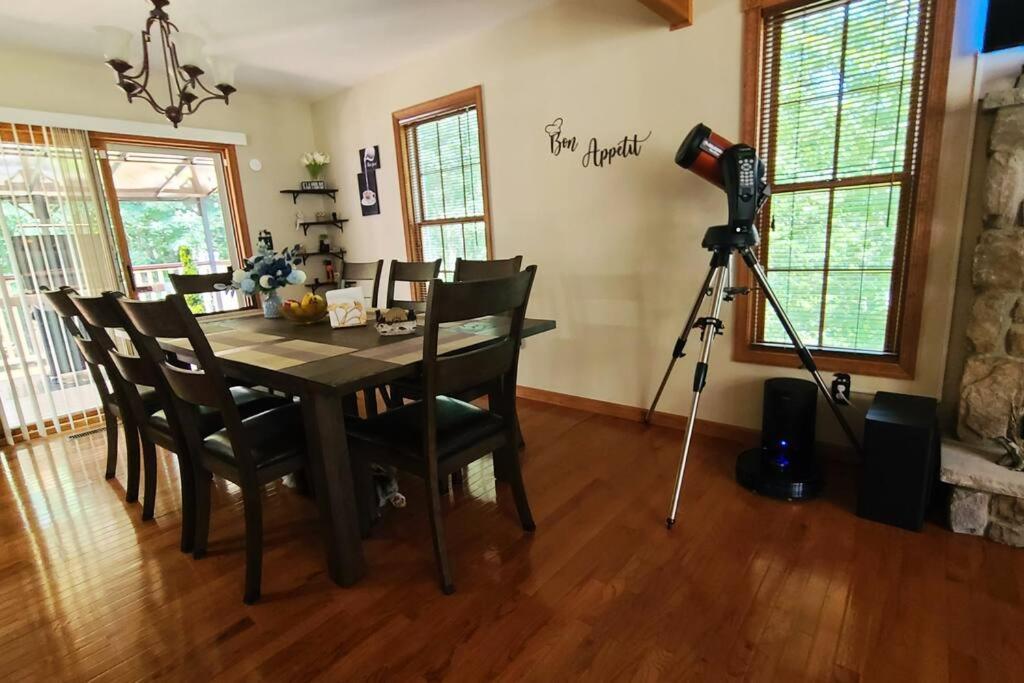 Holiday home Luxury Getaway In Woods, Jacuzzi, Hot Tub, Pool