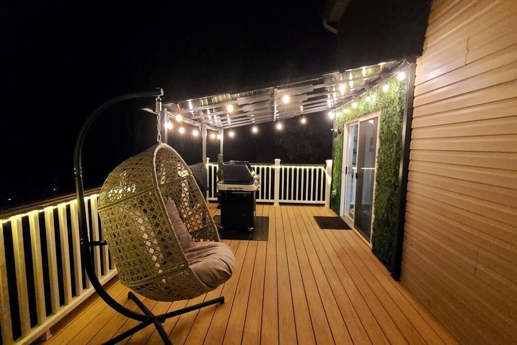 Luxury Getaway In Woods, Jacuzzi, Hot Tub, Pool * Bushkill