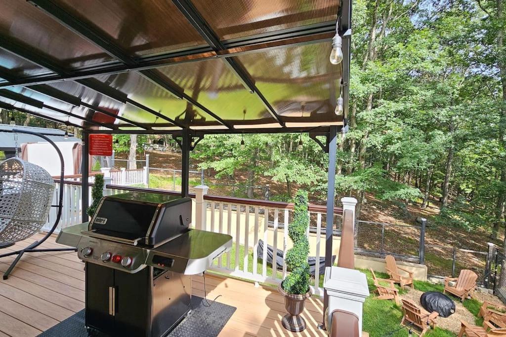 Holiday home Luxury Getaway In Woods, Jacuzzi, Hot Tub, Pool