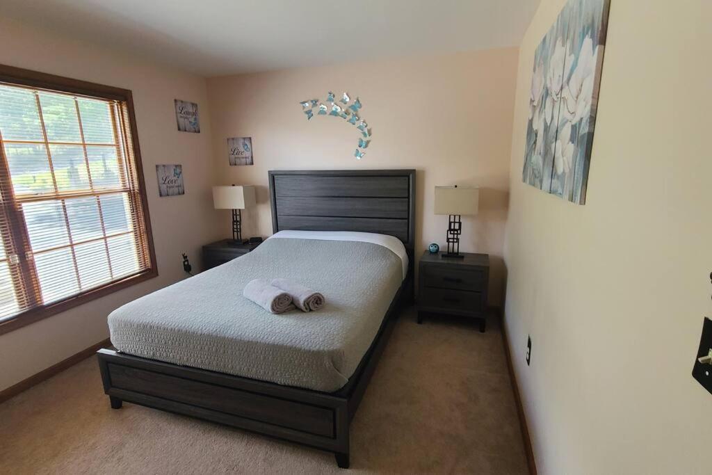 Holiday home Luxury Getaway In Woods, Jacuzzi, Hot Tub, Pool *