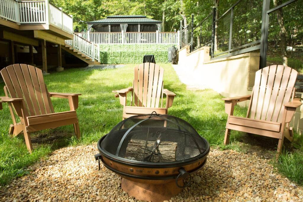 Luxury Getaway In Woods, Jacuzzi, Hot Tub, Pool