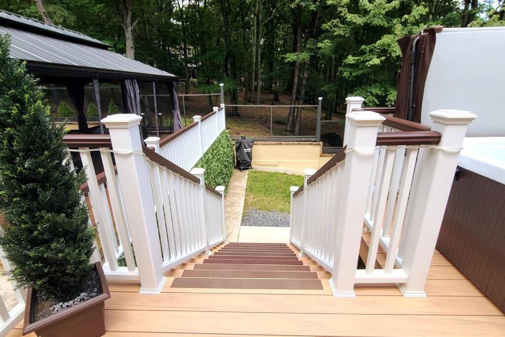 Holiday home Luxury Getaway In Woods, Jacuzzi, Hot Tub, Pool *